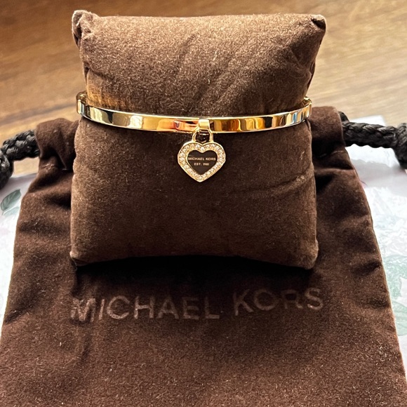 MICHAEL KORS Gold Logo Pave Heart Charm Bangle Bracelet - Picture 4 of 16